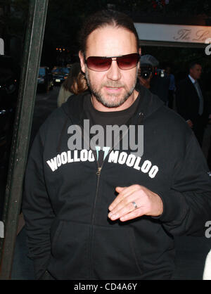 Sep 18, 2008 - New York, NY, USA - RUSSELL CROWE unterwegs in New York City gesichtet.  (Bild Kredit: © Dan Herrick-KPA/Dan Herrick/ZUMA Press) Stockfoto