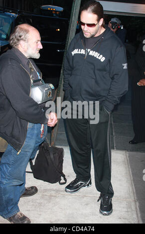 Sep 18, 2008 - New York, NY, USA - FUNKER mit RUSSELL CROWE entdeckt unterwegs in New York City.  (Bild Kredit: © Dan Herrick-KPA/Dan Herrick/ZUMA Press) Stockfoto