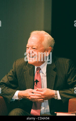 20. September 2008 - Austin, Texas, US - K59908JN. CBS NEWS SENIOR KORRESPONDENT UND GASTGEBER DER FACE THE NATION BOB SCHIEFFER AT ST. EDWARDS UNIVERSITÄT IN AUSTIN, TEXAS FÖRDERUNG SEINER NEUER BUCHEN '' BOB SCHIEFFER AMERIKA '', PRÄSENTIERT VON BOOKPEOPLE 19.09.2008. JEFF J NEWMAN-(Kredit-Bild: © Jeff Newman / Stockfoto