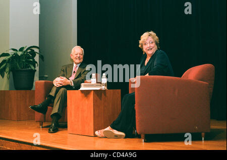 20. September 2008 - Austin, Texas, US - K59908JN. CBS NEWS SENIOR KORRESPONDENT UND GASTGEBER DER FACE THE NATION BOB SCHIEFFER AT ST. EDWARDS UNIVERSITÄT IN AUSTIN, TEXAS FÖRDERUNG SEINER NEUER BUCHEN '' BOB SCHIEFFER AMERIKA '', PRÄSENTIERT VON BOOKPEOPLE 19.09.2008. JEFF J NEWMAN-(Kredit-Bild: © Jeff Newman / Stockfoto