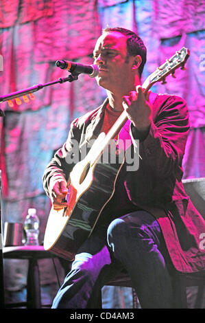 Sep 20, 2008 - Mansfield, Massachusetts, USA - Musiker DAVE MATTHEWS führt live als Teil der 2008 Farm Aid Benefiz-Konzert, das einem ausverkauften Publikum im Comcast Center stattfand in Massachusetts liegt. (Kredit-Bild: © Jason Moore/ZUMA Press) Stockfoto