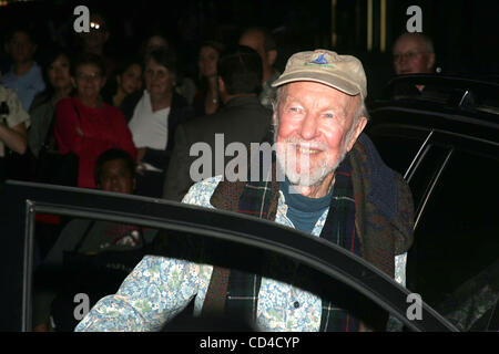 29. September 2008 - Gäste New York, New York, USA - spannende LETTERMAN-SHOW. ED SULLIVAN THEATER 28.09.2008.       2008.PETE SEEGER. K59953RM (Kredit-Bild: © Rick Mackler/Globe Photos/ZUMAPRESS.com) Stockfoto