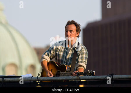 4. Oktober 00, Pa, USA-BRUCE SPRINGSTEEN am Rock für den Wandel Konzert für Obama Held in Philadelphia Pa (Credit Bild: (c) Ricky Fitchett/ZUMA Press) Photog: Ricky Fitchett Source: Ricky Fitchett Title: Vertrag Fotograf Credit: ZUMA Press Stadt: Philadelphia State: PA Land: USA-Ca Stockfoto