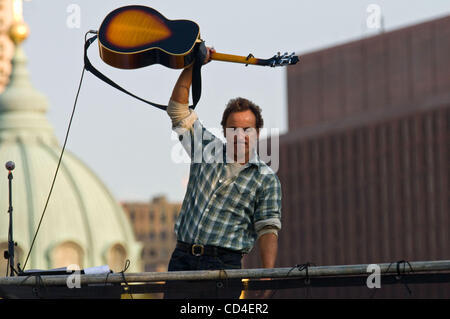 4. Oktober 00, Pa, USA-BRUCE SPRINGSTEEN am Rock für den Wandel Konzert für Obama Held in Philadelphia Pa (Credit Bild: (c) Ricky Fitchett/ZUMA Press) Photog: Ricky Fitchett Source: Ricky Fitchett Title: Vertrag Fotograf Credit: ZUMA Press Stadt: Philadelphia State: PA Land: USA-Ca Stockfoto