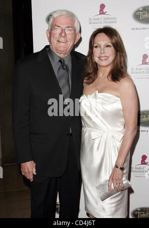 11. Oktober 2008 - Beverly Hills, Kalifornien, USA - Schauspielerin MARLO THOMAS & Ehemann PHIL DONAHUE Ankunft in der 5. jährlichen Start-und Landebahn für Leben profitieren St. Jud Children-Research Hospital im Beverly Hilton Hotel statt. (Kredit-Bild: © Lisa O'Connor/ZUMA Press) Stockfoto