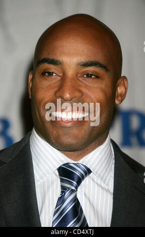 24. Oktober 2008 - New York, NY, USA - TIKI BARBER besucht die Brüder Club Braten von Matt Lauer im New York Hilton Hotel statt. (Kredit-Bild: © Nancy Kaszerman/ZUMA Press) Stockfoto