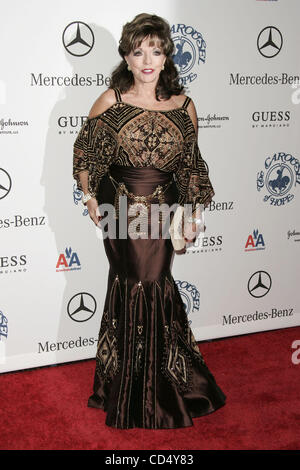 25. Oktober 2008 - Beverly Hills, California, USA - Schauspielerin JOAN COLLINS während Ankünfte in das 30. Jubiläum Karussell der Hoffnung Ball im Beverly Hilton Hotel. (Kredit-Bild: © Lisa O'Connor/ZUMA Press) Stockfoto