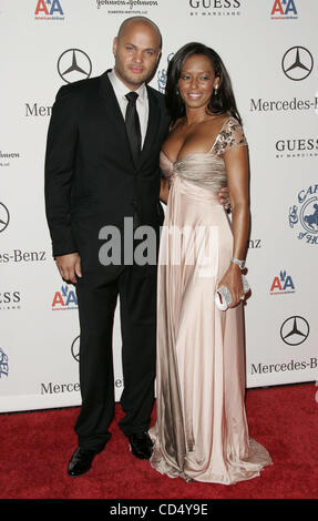 25. Oktober 2008 - Beverly Hills, Kalifornien, USA - Sängerin MELANIE BROWN und Ehemann STEPHEN BELAFONTE bei Ankunft an der der 30. Karussell der Hoffnung Jubiläumsball im Beverly Hilton Hotel. (Kredit-Bild: © Lisa O'Connor/ZUMA Press) Stockfoto