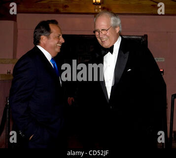 Jon Lovitz und Chevy Chase im 2008 CHRIS EVERT/RAYMOND JAMES pro-Promi TENNIS CLASSIC Stockfoto