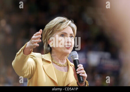 1. März 2008 - Dallas, Texas, USA - Senator HILLARY RODHAM CLINTON (D -NY) für die Nominierung der Demokratischen Partei in Dallas. (Kredit-Bild: © Jaime R. Carrero/ZUMA Press) Stockfoto