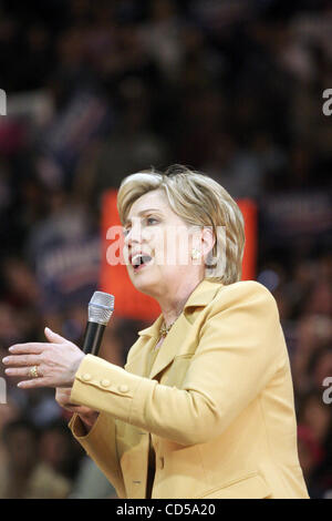 1. März 2008 - Dallas, Texas, USA - Senator HILLARY RODHAM CLINTON (D -NY) für die Nominierung der Demokratischen Partei in Dallas. (Kredit-Bild: © Jaime R. Carrero/ZUMA Press) Stockfoto