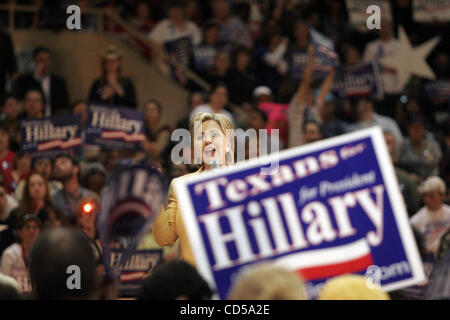 1. März 2008 - Dallas, Texas, USA - Senator HILLARY RODHAM CLINTON (D -NY) für die Nominierung der Demokratischen Partei in Dallas. (Kredit-Bild: © Jaime R. Carrero/ZUMA Press) Stockfoto