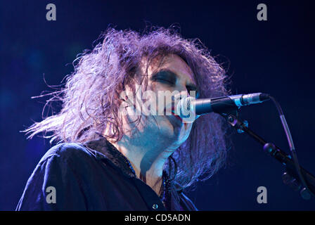 Madrid (03.06.2008). Palacio de Los Deportes De La Comunidad de Madrid. Die Heilung En Concierto. La Banda de Robert Smith Durante Su Actuacion En el Palacio de Los Deportes de Madrid., The Cure Leistung in Madrid in der Palace of Sports Stockfoto