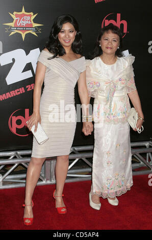 12. März 2008 statt - Las Vegas, Nevada, USA - LIZA LAPIRA in "21" Las Vegas Premiere im Planet Hollywood Hotel & Casino. (Kredit-Bild: © Paul Fenton/ZUMA Press) Stockfoto