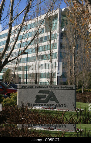 4. April 2008 - Redwood City, Kalifornien, USA - das Hauptquartier von Electronic Arts (EA), Redwood Shores Parkway in Redwood City, Kalifornien, im Herzen des Silicon Valley. EA versteht sich als weltweit führende unabhängige Entwickler und Publisher von interaktiver Unterhaltungs-Software für adva Stockfoto