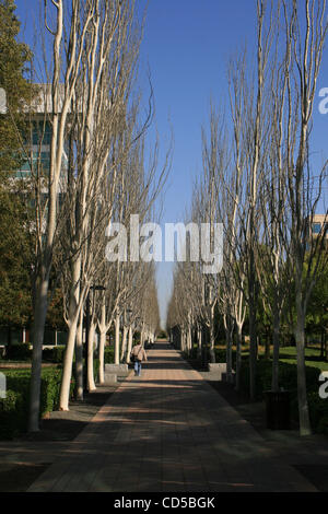 4. April 2008 - Redwood City, Kalifornien, USA - das Hauptquartier von Electronic Arts (EA), Redwood Shores Parkway in Redwood City, Kalifornien, im Herzen des Silicon Valley. EA versteht sich als weltweit führende unabhängige Entwickler und Publisher von interaktiver Unterhaltungs-Software für adva Stockfoto