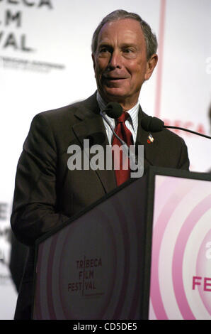 Bürgermeister Michael Bloomberg spricht auf dem Tribeca Film Festival 2008 Eröffnung Tag Pressekonferenz im Borough Of Manhattan Community College. Stockfoto