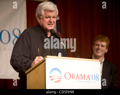 20. Mai 2008 - Boston, Massachusets, USA - Tests durchgeführt, nachdem Senator EDWARD KENNEDY einen Anfall erlitten zeigte, dass er einen bösartigen Hirntumor in der linken Parietallappen hat. Bild: Senator EDWARD KENNEDY an eine Obama-Rallye an der Universität Texas-Pan-American in Edinburg, Texas am 20. Februar 2008. ( Stockfoto