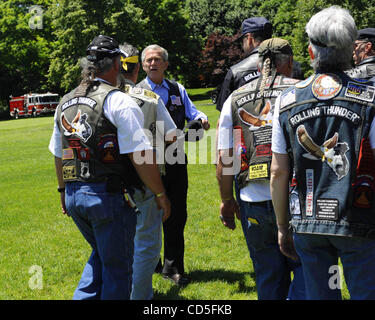 25. Mai 2008 - Washington, District Of Columbia, USA - 25.05.2008 das Weiße Haus - Washington DC. Präsident Bush begrüßt Artie Muller Gründer der Rolling Thunder und seinem Board of Directors des weißen Hauses auf das 21. Jahr der Veranstaltung. Hunderttausende von Biker kommen in eine Parade zu reiten Stockfoto