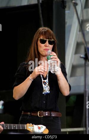 25. Juli 2008 - New York, New York, US - K59064BCO. Feist führt auf die Konzertreihe von Good Morning America. Bryant Park in New York City 25.07.2008.  -2008 (Kredit-Bild: © Bruce Cotler/Globe Photos/ZUMAPRESS.com) Stockfoto