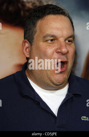 31. Juli 2008 - Los Angeles, Kalifornien, USA - 31. Juli 2008 - Los Angeles, Kalifornien, USA - JEFF GARLIN kommt bei der Premiere von Columbia Picture "Ananas Express" im Mann Village Theater am 31. Juli 2008 in Los Angeles, Kalifornien. (Kredit-Bild: © Patrick Fallon/ZUMApress.com) Stockfoto