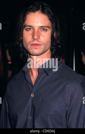 16. Oktober 2003 - Hollywood, Kalifornien, US - I8092PR. IM SCHNITT PREMIERE AUF DER AKADEMIETHEATER, BEVERLY HILLS CA.10/16/2003.  / / 2003.JASON BERH (Kredit-Bild: © Phil Roach/Globe Photos/ZUMAPRESS.com) Stockfoto