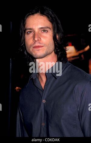 16. Oktober 2003 - Hollywood, Kalifornien, US - I8092PR. IM SCHNITT PREMIERE AUF DER AKADEMIETHEATER, BEVERLY HILLS CA.10/16/2003.  / / 2003.JASON BERH (Kredit-Bild: © Phil Roach/Globe Photos/ZUMAPRESS.com) Stockfoto