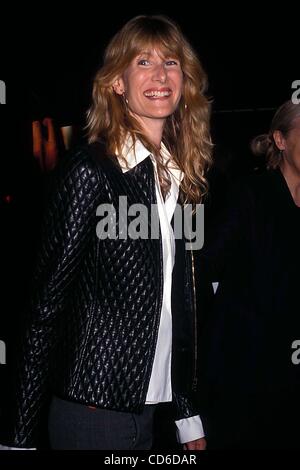 16. Oktober 2003 - Hollywood, Kalifornien, US - I8092PR. IM SCHNITT PREMIERE AUF DER AKADEMIETHEATER, BEVERLY HILLS CA.10/16/2003.  / / 2003.LAURA DERN (Kredit-Bild: © Phil Roach/Globe Photos/ZUMAPRESS.com) Stockfoto