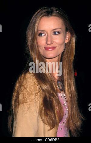 16. Oktober 2003 - Hollywood, Kalifornien, US - I8092PR. IM SCHNITT PREMIERE AUF DER AKADEMIETHEATER, BEVERLY HILLS CA.10/16/2003.  / / 2003.NATASCHA MCELHONE (Kredit-Bild: © Phil Roach/Globe Photos/ZUMAPRESS.com) Stockfoto