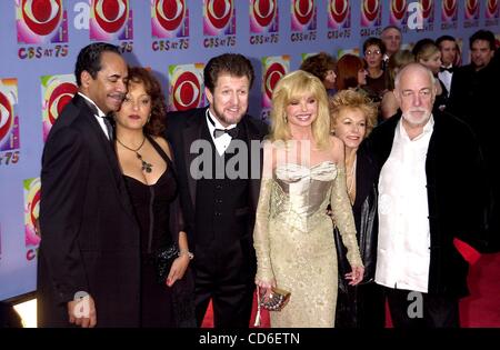 2. November 2003 - New York, New York, US - K33826JKRON.'' CBS BEI 75'' IM HAMMERSTEIN BALLROOM, NEW YORK CITY 02.11.2003.   / TIM UND DAPHNE MAXWELL-REID, LONI ANDERSON. HOWARD HESSMAN und Frau (Kredit-Bild: © John Krondes/Globe Photos/ZUMAPRESS.com) Stockfoto