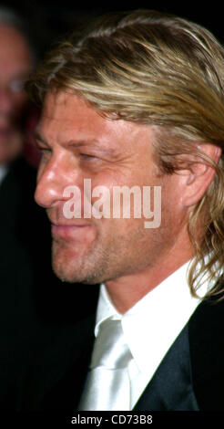 10. Mai 2004 - New York, New York, US - K37158RM. DIE US-PREMIERE von Troja an der ZIEGFELD THEATRE, NEW YORK New York 10.05.2004.  / SEAN BEAN(Credit Image: © Rick Mackler/Globe Photos/ZUMAPRESS.com) Stockfoto
