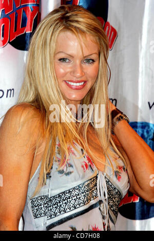 17. September 2004 - New York, New York, US - K39519RM. NIKKI ZIERING IM PLANET HOLLYWOOD, NATIONAL. GOLD DIGGERS.09/16/2004.   / 2004. (Kredit-Bild: © Rick Mackler/Globe Photos/ZUMAPRESS.com) Stockfoto