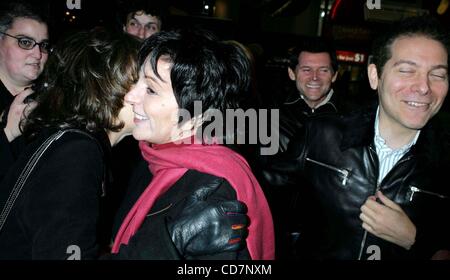 28. Oktober 2004 - New York, New York, US - K40178RM. LIZA MINNELLI unterwegs IN NEW YORK neue York.10/28/2004.  / 2004. (Kredit-Bild: © Rick Mackler/Globe Photos/ZUMAPRESS.com) Stockfoto