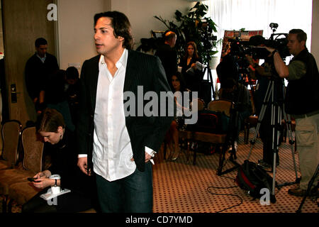 13. März 00 Hills, CA, USA Girls Gone Wild Chef JOE FRANCIS kommt bei einer Pressekonferenz im The Beverly Hilton am Tag nach seiner Entlassung aus einem Gefängnis in Nevada, wo er für 11 Monate obligatorisch Credit gesperrt war: Foto von Jonathan Alcorn/ZUMA drücken. © Copyright 2008 von Jonathan Alcorn Stockfoto