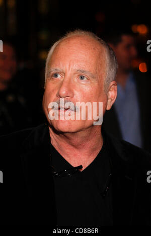 Richard Dreyfuss kommt auf dem roten Teppich im Ziegfeld Theater am 14. Oktober 2008 für die Premiere von "W." unter der Regie von Oliver Stone. Stockfoto