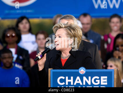 24. Oktober 2008 - Highlands Ranch, Colorado, USA - spricht HILLARY CLINTON während einer Kundgebung in Aurora. (Kredit-Bild: © Beth Schneider/Beth Schneider /ZUMA Presse) Stockfoto