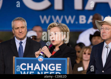 24. Oktober 2008 - Highlands Ranch, Colorado, USA - spricht HILLARY CLINTON während einer Kundgebung in Aurora. (Kredit-Bild: © Beth Schneider/Beth Schneider /ZUMA Presse) Stockfoto