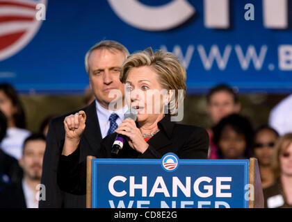 24. Oktober 2008 - Highlands Ranch, Colorado, USA - spricht HILLARY CLINTON während einer Kundgebung in Aurora. (Kredit-Bild: © Beth Schneider/Beth Schneider /ZUMA Presse) Stockfoto