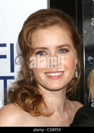30. Oktober 2008 - Los Angeles, Kalifornien, USA - Schauspielerin AMY ADAMS bei der die 2008 AFI Fest Premiere Premiere "Zweifel" an der Arclight Hollywood statt. (Kredit-Bild: © Paul Fenton/ZUMA Press) Stockfoto