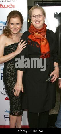 30. Oktober 2008 - Los Angeles, Kalifornien, USA - Schauspielerin AMY ADAMS und Schauspielerin MERYL STREEP bei der die 2008 AFI Fest Premiere Premiere "Zweifel" an der Arclight Hollywood statt. (Kredit-Bild: © Paul Fenton/ZUMA Press) Stockfoto