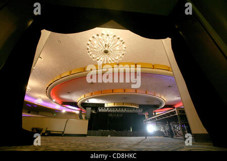 Die Hollywood Palladium ist ein Theater am 6215 Sunset Boulevard in Hollywood, Kalifornien. Die Anlage, erbaut im Art Deco Stil, umfasst eine Tanzfläche 11.200 Quadratfuß (1040 m?) mit Platz für bis zu 4.000 Personen. Das Theater eröffnet 23. September 1940 mit einem Konzert von Frank Sinatra und t Stockfoto