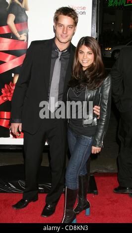 20. November 2008 statt - Los Angeles, Kalifornien, USA - Schauspieler JUSTIN HARTLEY und Frau Schauspielerin LINDSAY KORMAN bei der Weltpremiere von 'Vier Weihnachten' t Graumans Chinese Theater, Hollywood. (Kredit-Bild: © Paul Fenton/ZUMA Press) Stockfoto