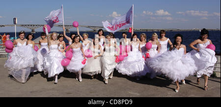 Kosmopolitische Runaway-Braut-Event in Saratow City auf Volga Fluß von Russland. Stockfoto