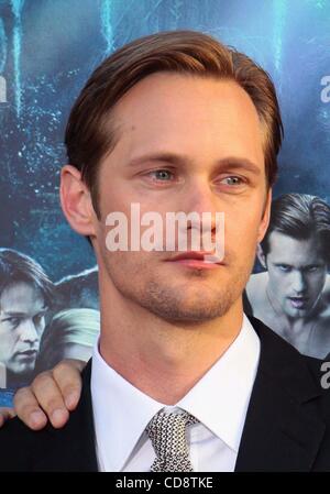 8. Juni 2010 - Los Angeles, Kalifornien, USA - Alexander Skarsgard.HBO Staffel 3 Premiere von "True Blood" statt den Cinerama Dome. Hollywood, Kalifornien 08.06.2010. K65149TL (Kredit-Bild: © TLeopold/Globe Photos/ZUMApress.com) Stockfoto