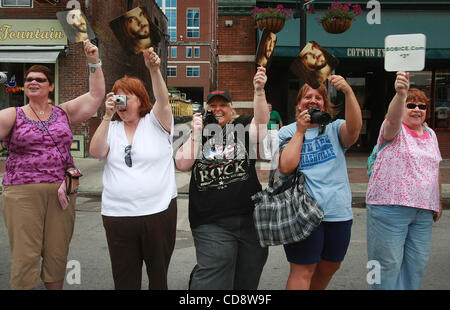 9. Juni 2010 finden Sie unter - Nashville, TN, USA - Bo Bice Fans ihren Star am Broadway während der CMA-Parade. (Kredit-Bild: © der Tennessean/ZUMApress.com) Stockfoto