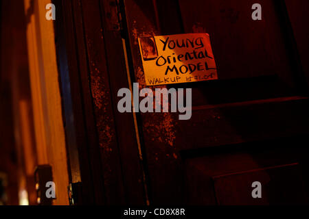 11. Juni 2010 - London, England, Vereinigtes Königreich - beworben subtil Prostitution in Soho, London. (Kredit-Bild: © Veronika Lukasova/ZUMAPRESS.com) Stockfoto
