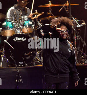 19. Juni 2010 Philadelphia PA-USA-The Königin von Neo-Soul JILL SCOTT, die live in einem ausverkauften Wachovia Center in ihrer Heimatstadt Philadelphia. (Kredit-Bild: (c) Ricky Fitchett/ZUMA Press) Fotograf: Ricky Fitchett Source: Ricky Fitchett Titel: Vertrag Bildnachweis: ZUMA Press Stadt: Stockfoto