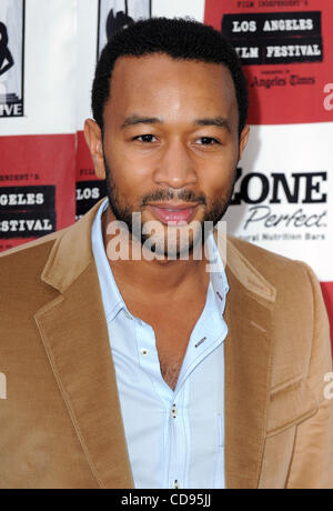 22. Juni 2010 besucht - Los Angeles, Kalifornien, USA - Sänger JOHN LEGEND der Screening-Premiere von "Warten für Superman" während des 2010 Los Angeles Film Festival im Regal Kinos L.A. Live-Stadion. (Kredit-Bild: © Mark Samala/ZUMA Press) Stockfoto