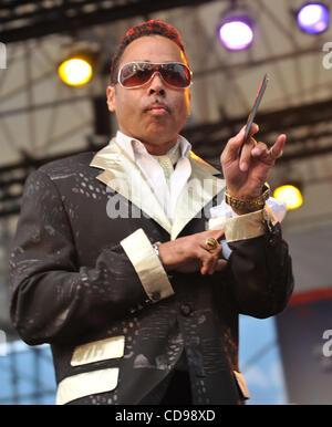 26. Juni 2010 Philadelphia PA-USA-R&B Symbol, MORRIS DAY, die live auf der großen Plaza Pennís Landing in Philadelphia. Morris Day und die Zeit öffnen die WAWA Welcome America einwöchigen Feierlichkeiten, die bis zu führen den 4. Juli Konzert und Feuerwerk in Philadelphia (Credit Bild: Ricky Fitc (c) Stockfoto