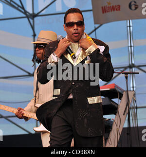 26. Juni 2010 Philadelphia PA-USA-R&B Symbol, MORRIS DAY, die live auf der großen Plaza Pennís Landing in Philadelphia. Morris Day und die Zeit öffnen die WAWA Welcome America einwöchigen Feierlichkeiten, die bis zu führen den 4. Juli Konzert und Feuerwerk in Philadelphia (Credit Bild: Ricky Fitc (c) Stockfoto